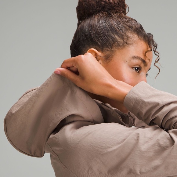 Lululemon “Always Effortless Jacket” size 8, Bold Beige - Picture 4 of 7